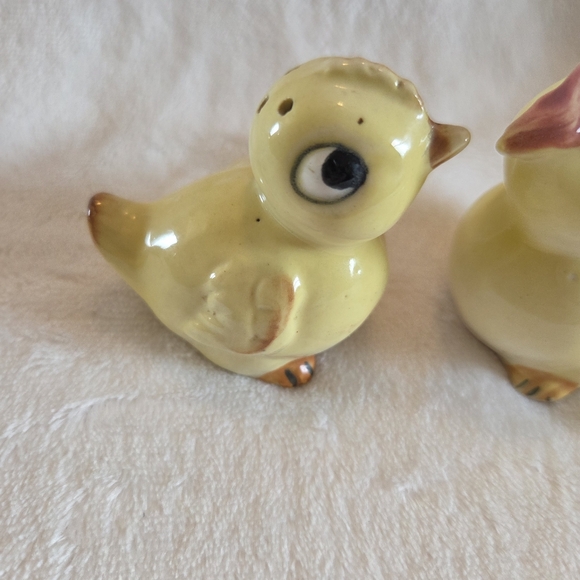 Vintage Chicks Salt & Pepper Shakers Easter - Picture 5 of 14